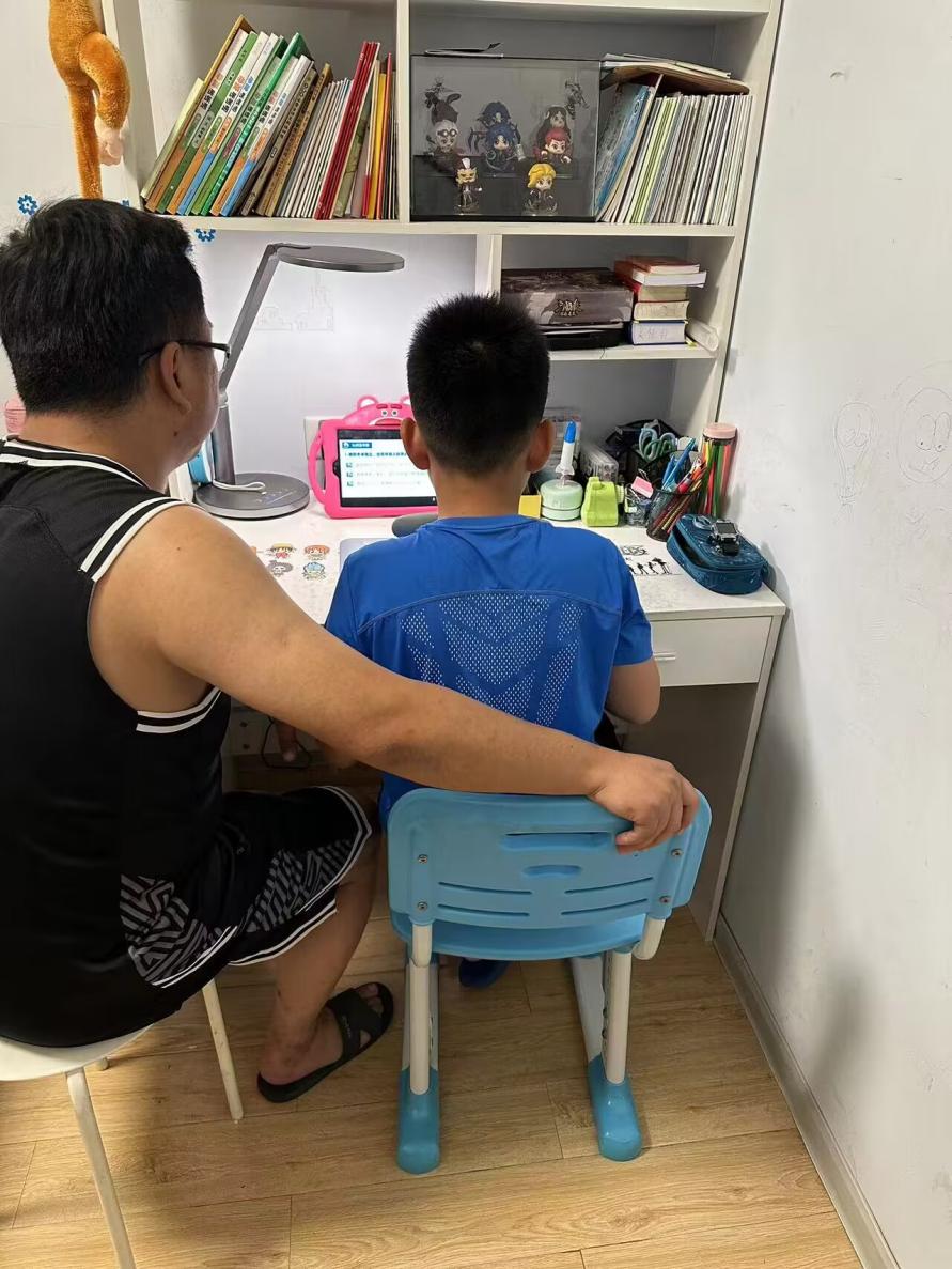 【湖畔·协同育人】家校共育 守护心灵——2023年秋季学期五年级心理专题家长会_html_m1aa5db5.jpg