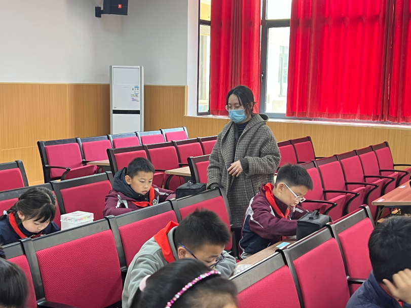 【湖畔·队伍建设】融合创新促均衡，双研赋能提质效——金陵小学集团三月教学例会_html_66e75b4f.png