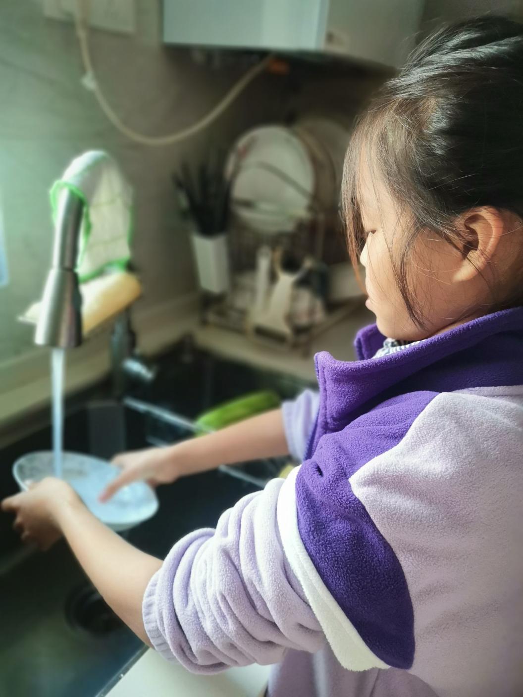 【博学广志】劳动创造美好 成长如期而至——记金陵小学广志路校区二年级劳动教育实践活动_html_2b2dcf04.jpg