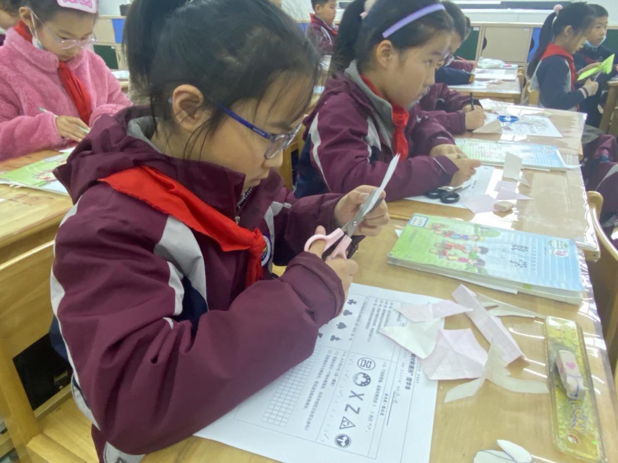【博学广志】图形彰智慧，几何显素养——金陵小学广志路校区数学组教学实践（十）_html_43b12a1.jpg