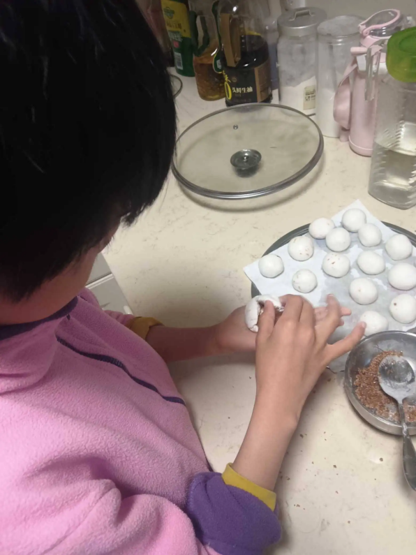 【湖畔·学生活动】劳动最光荣，争做劳动小达人——南京市金陵小学（仙林湖校区）五一劳动实践活动_html_m3c5ac2dd.png
