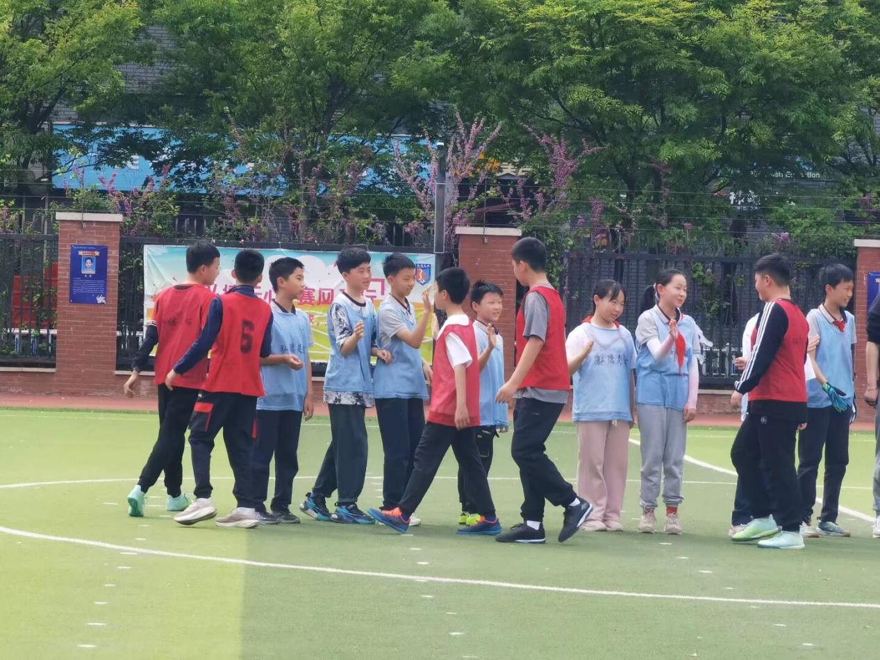 【湖畔·学生活动】逐梦绿茵 “足”够精彩_html_m5cb70ebb.jpg