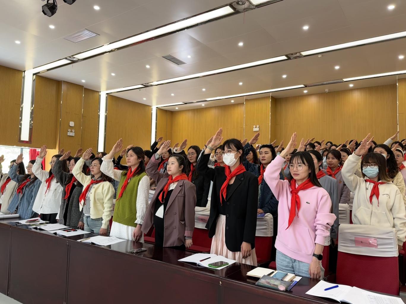 【红领巾宣讲】专业赋能促成长，队旗引领新征程——南京市金陵小学（广志路校区）中队辅导员专题培训活动_html_2d421037.jpg