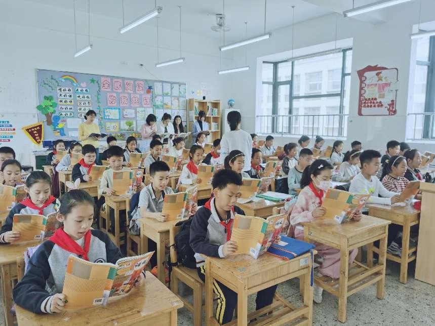 【博学广志】“品文言之美，悟勤学之道””——金陵小学广志路校区四年级语文组教研活动_html_7f1c3967.jpg