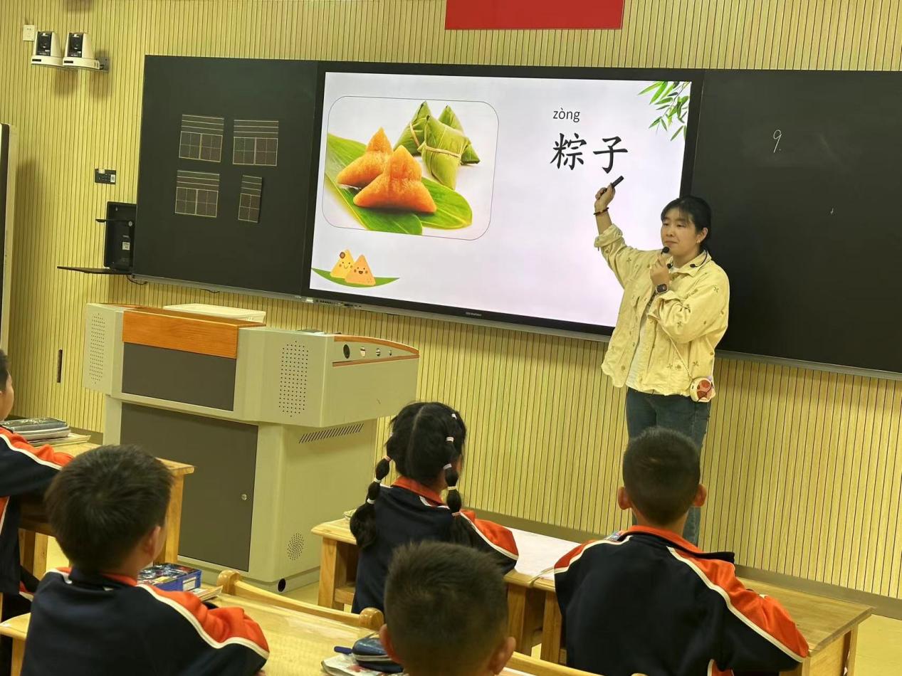 【湖畔·童化课堂】春日浓浓，同研成长——记金陵小学（仙林湖校区）语文大组教研_html_m1bbc3b14.jpg