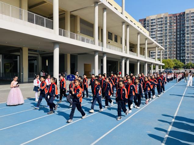【湖畔·学生活动】“运动展风采，健康向未来” ——金陵小学（仙林湖校区）2023—2024学年春季运动会（二年级）_html_2bcc54e6.jpg