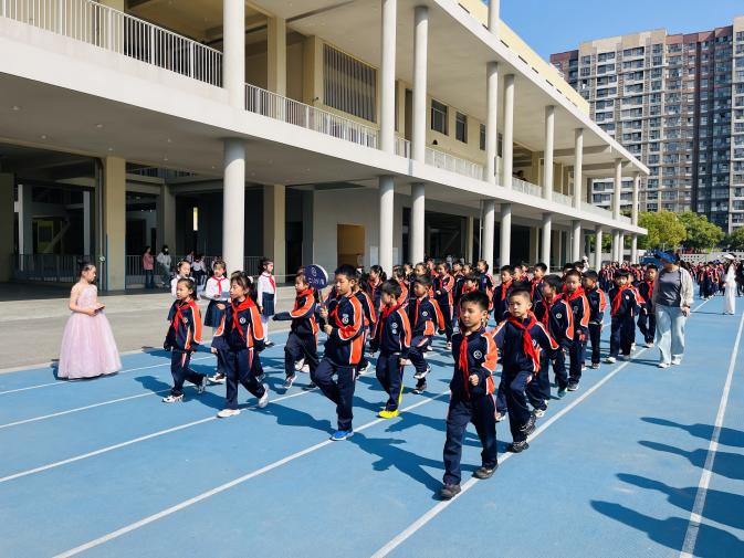 【湖畔·学生活动】“运动展风采，健康向未来” ——金陵小学（仙林湖校区）2023—2024学年春季运动会（二年级）_html_519afd5e.jpg