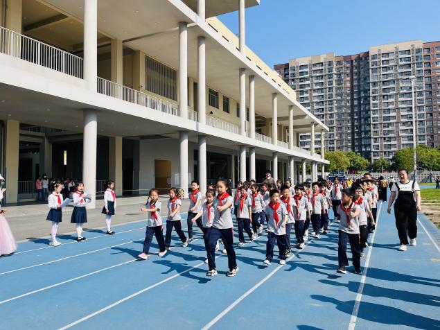 【湖畔·学生活动】“运动展风采，健康向未来” ——金陵小学（仙林湖校区）2023—2024学年春季运动会（二年级）_html_2b52f523.jpg
