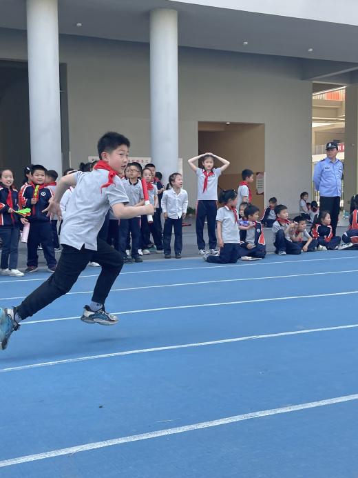 【湖畔·学生活动】“运动展风采，健康向未来” ——金陵小学（仙林湖校区）2023—2024学年春季运动会（二年级）_html_6582a690.jpg