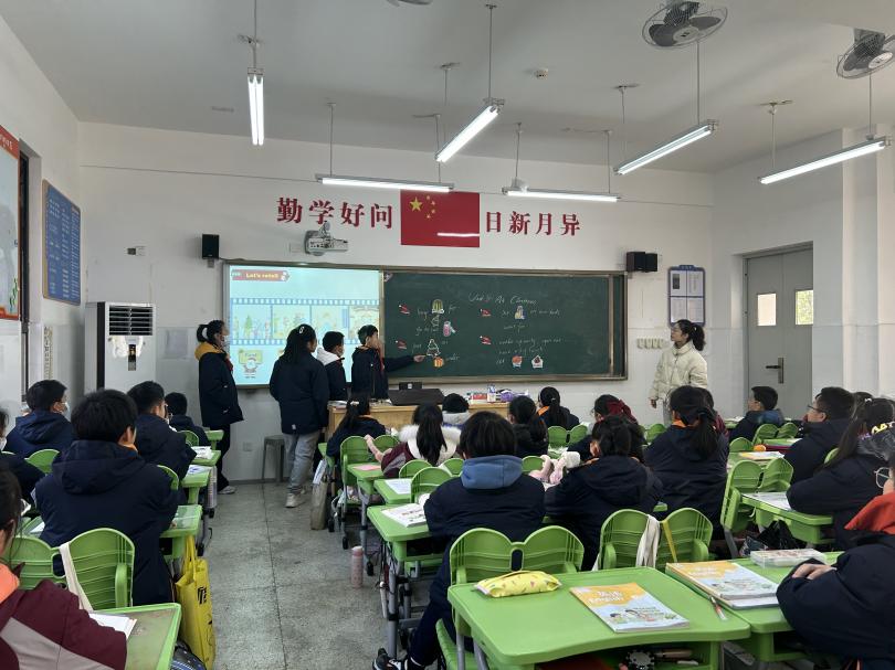 【湖畔·童化课堂】英语组校本培训之两节课例研讨_html_m364469ea.jpg
