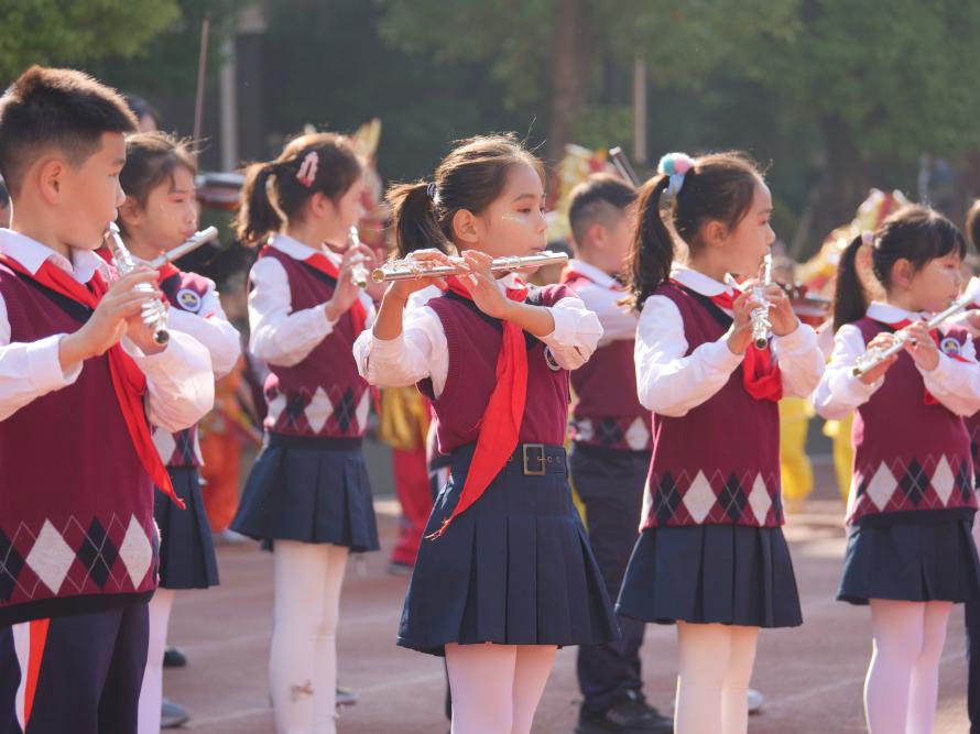 【湖畔·学生活动】“做自己的冠军”——2024—2025学年秋季运动会开幕式_html_m641e5d5a.jpg