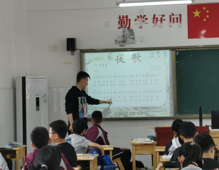 【湖畔光影】“双减”精神进课堂，行政听课促落实——金陵小学（仙林湖校区）“推门听课”活动（11）_html_meda5b4d.jpg