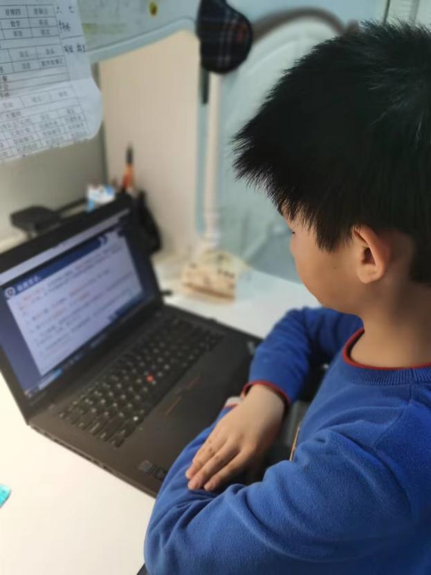 【湖畔·级部动态】同心话成长 家校携手行——2022-2023学年第一学期四年级级部云家长会_html_m77530eaa.jpg
