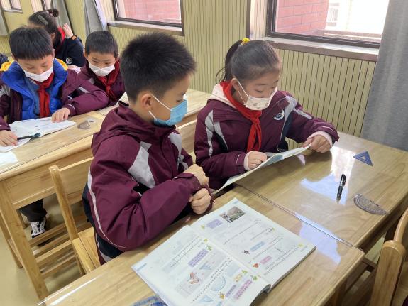 【湖畔光影】教以共进，研以致远——数学校本研修之课例研讨（159）_html_m32d04367.jpg