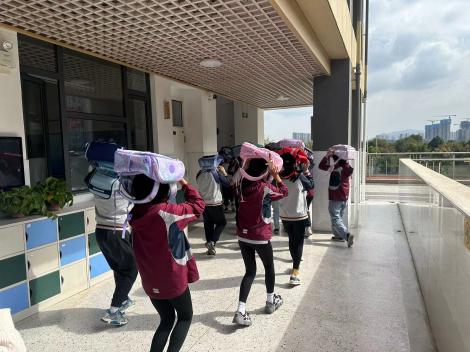 【博学广志】警钟长鸣 防患于未然——记金陵小学（广志路校区）开展应急疏散演练活动_html_329a0e7c.jpg