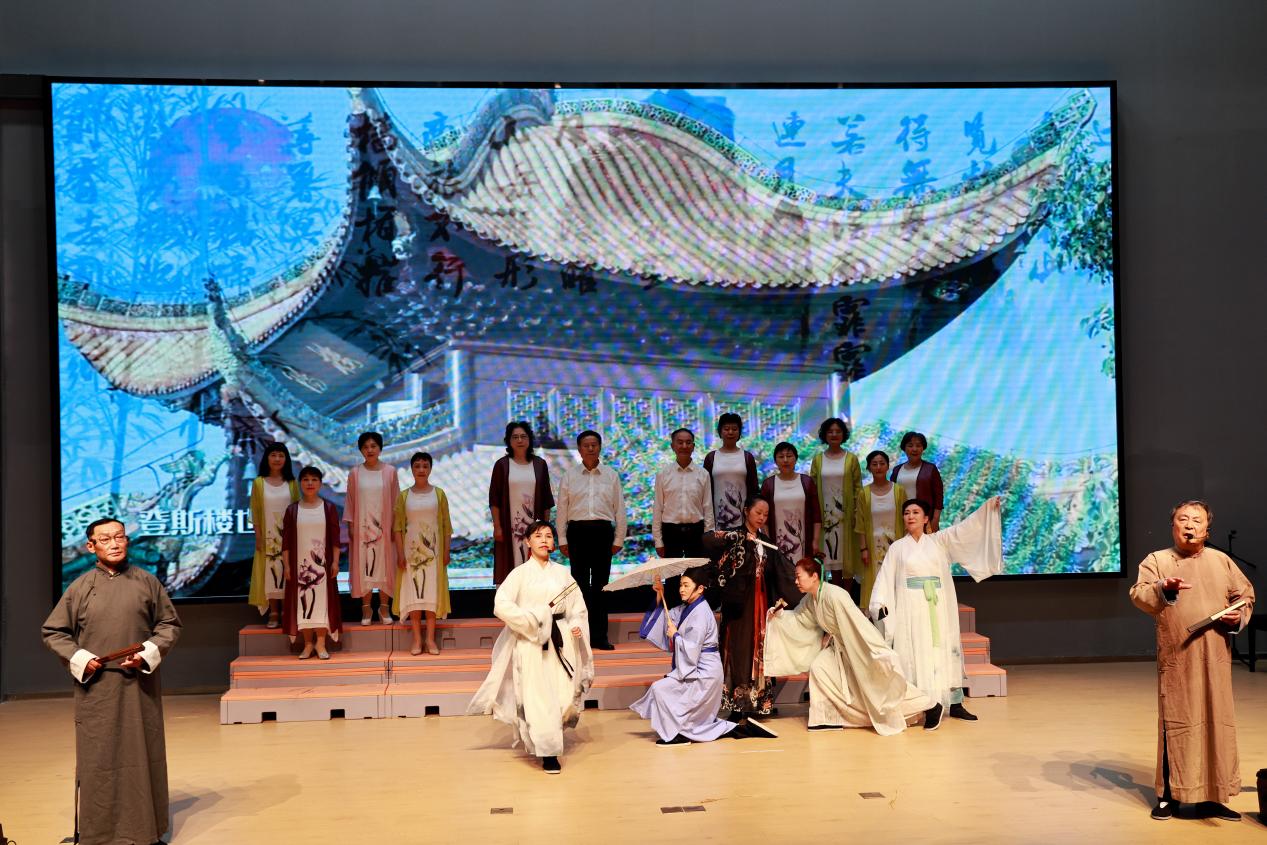 【湖畔·学生活动】老少同声爱国情  同心奋进新征程——我校联合街道关工委开展老少同台节目展演活动_html_m2b4fb4b1.jpg
