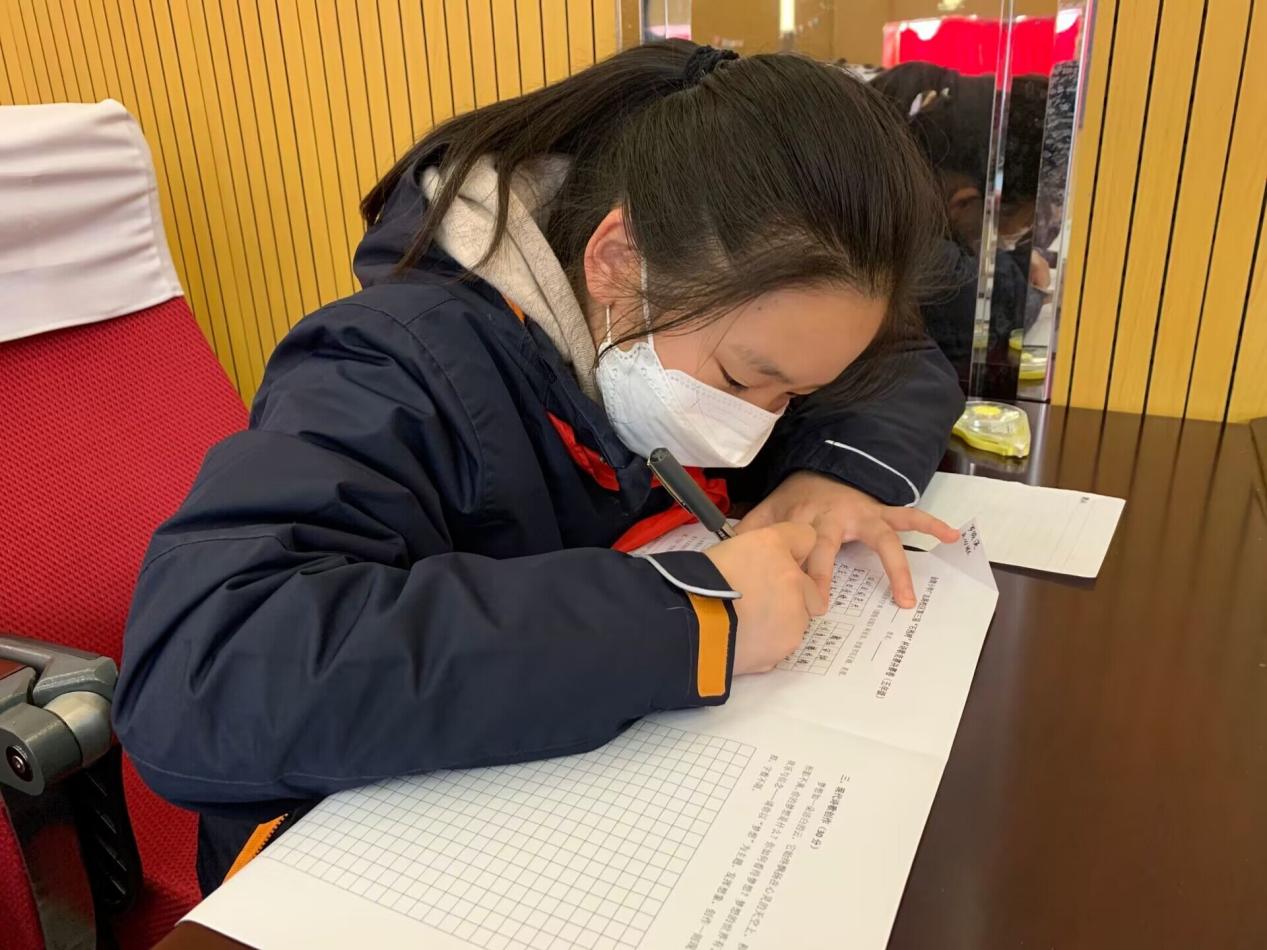 【博学广志】诗歌点亮童心  诗意润泽童年——记金陵小学广志路校区第三届“石抱树”杯诗歌竞赛决赛（高年级组）_html_11aa64c.jpg