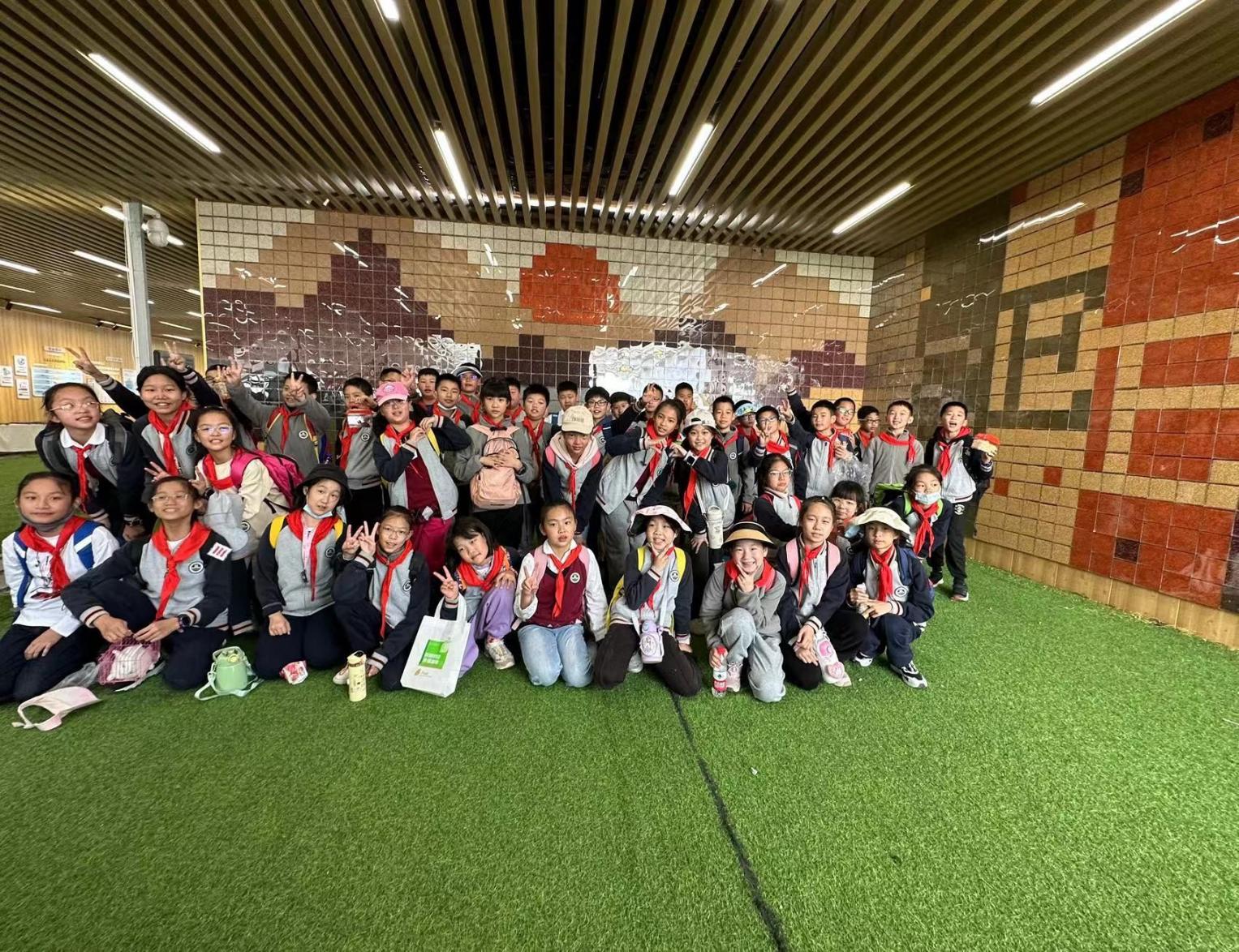 【湖畔·学生活动】探秘农场 劳动“趣”秋游——金陵小学（仙林湖校区）五年级秋季综合实践活动_html_m1807009b.jpg