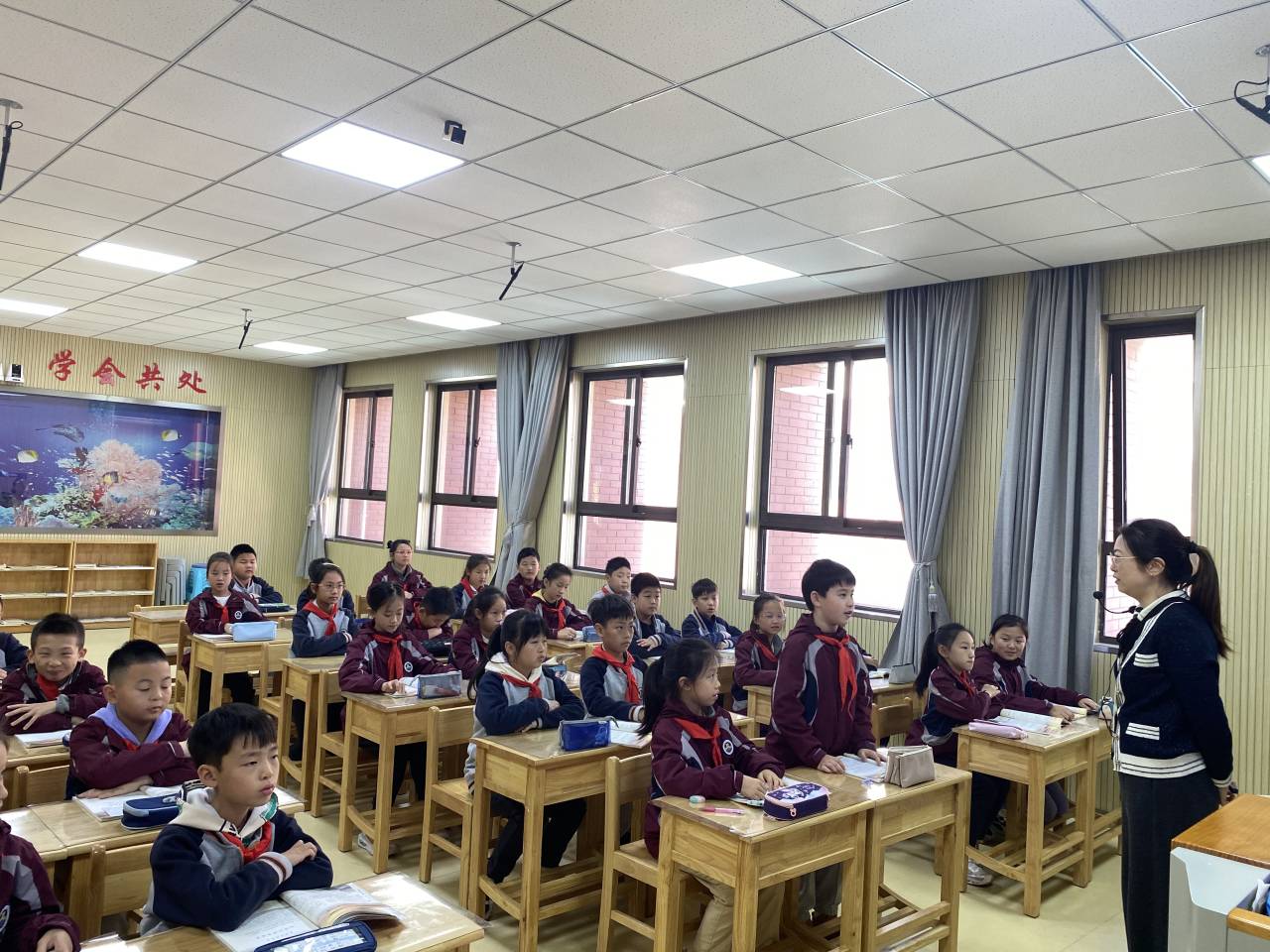 【湖畔·童化课堂】深耕课堂勤探索  潜心教研促提升——语文校本研修之课例研讨_html_m1e5a0e7c.jpg