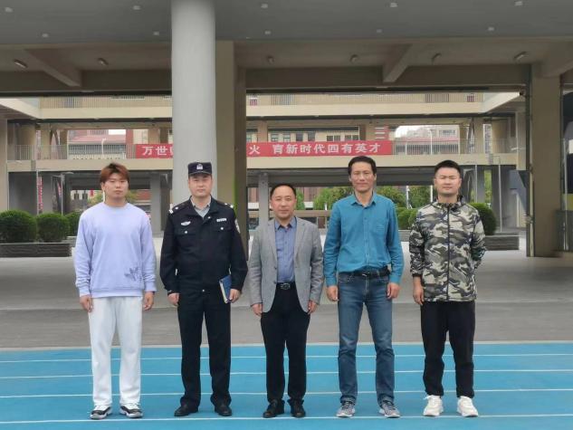 【湖畔·共佑安全】防范未燃、安全同行————校园消防逃生应急演练_html_333cec23.jpg