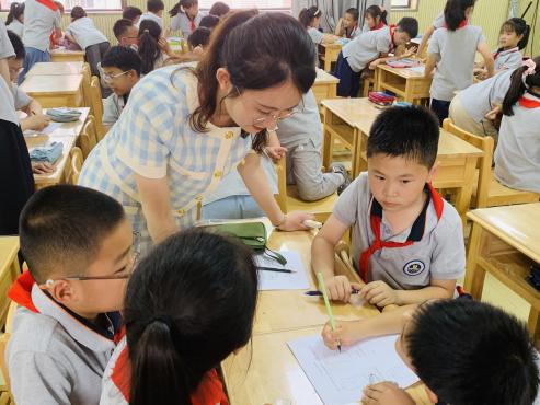素养导向 系统建构——栖霞区小学数学复习专题研讨活动_html_m33c55f2e.jpg