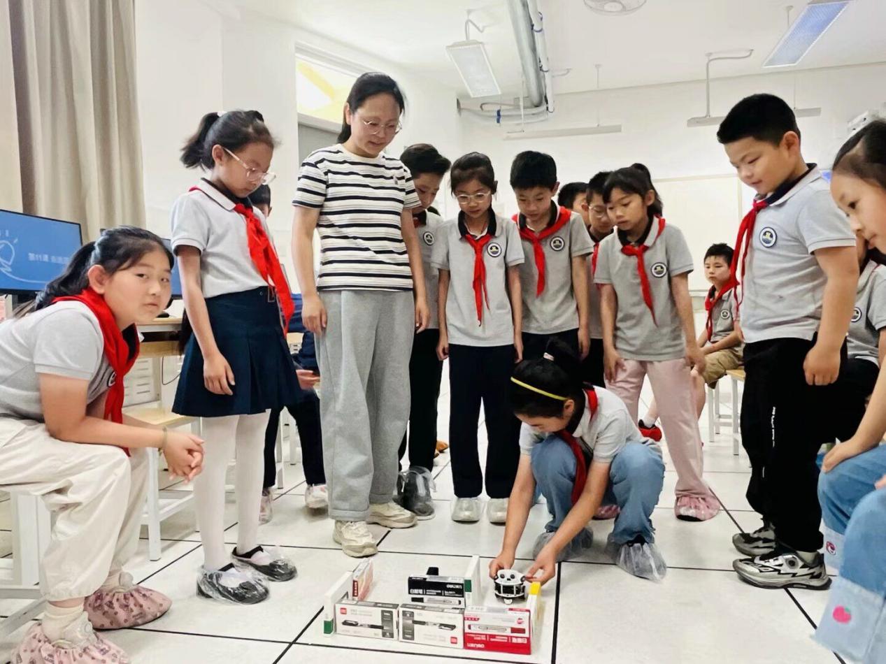 【湖畔·科研引领】用好典型课例记录表 扎实推进课题研究——金陵小学（仙林湖校区）“课题研究进课堂”活动_html_m12ea10c2.jpg