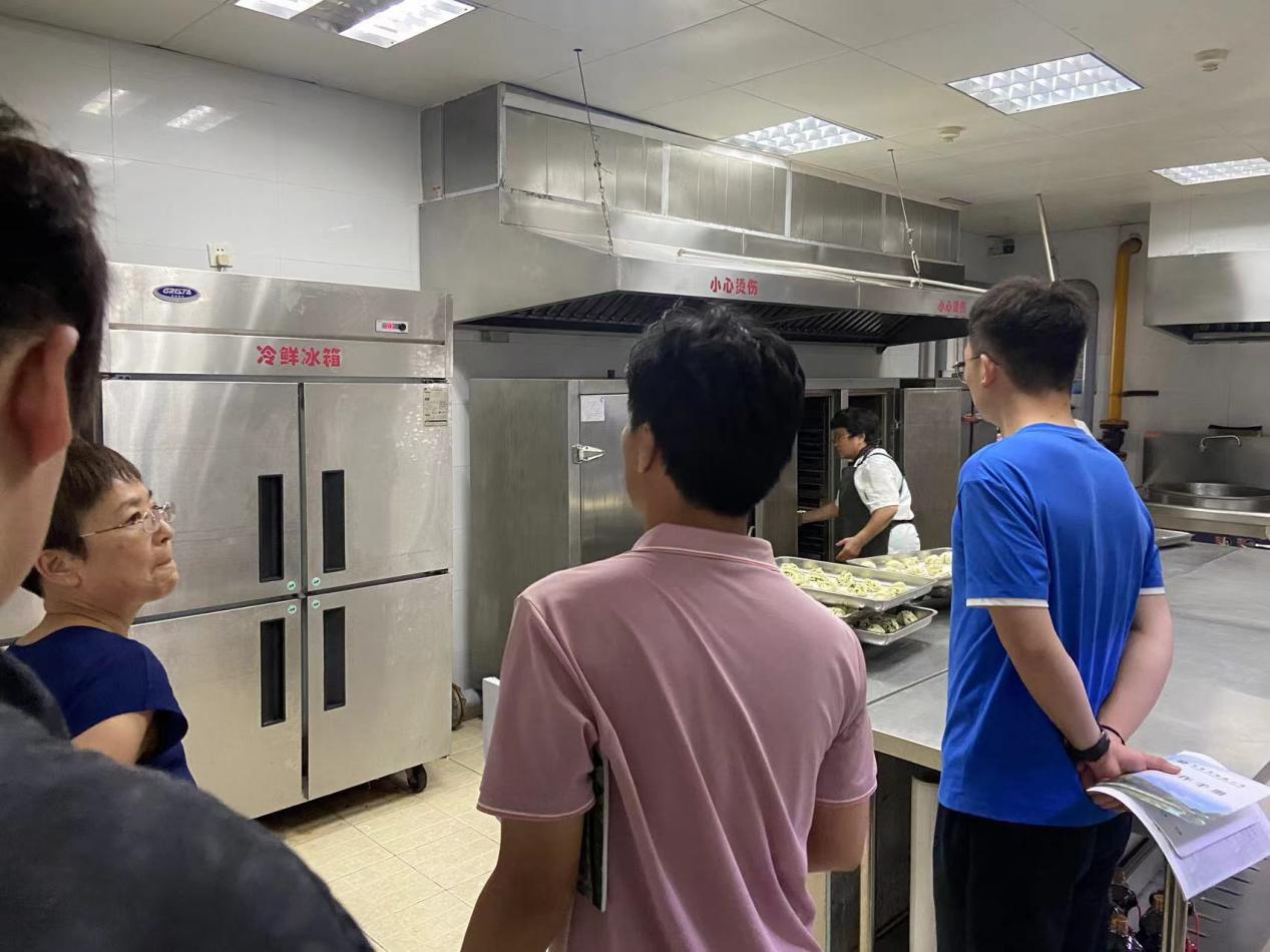 【湖畔·共佑安全】筑牢食堂安全防线，守护校园好“食”光——2024～2025学年第一学期食堂开学工作会议暨食品安全培训会_html_2295ff00.jpg