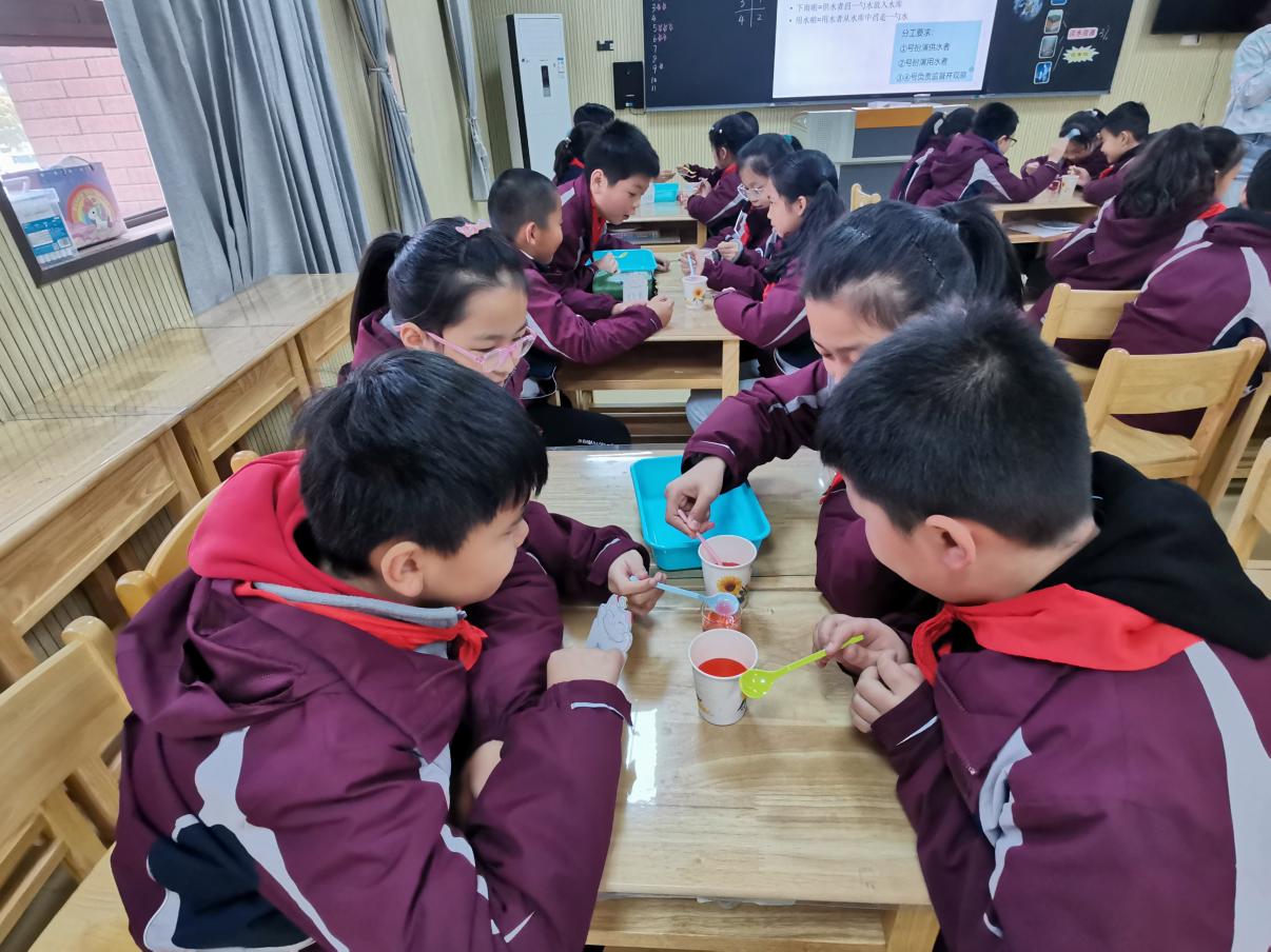 【湖畔·童化课堂】节约用水共携手，学科融合再创新——金陵小学（仙林湖校区）跨学科主题教研活动_html_4d9db5fc.jpg