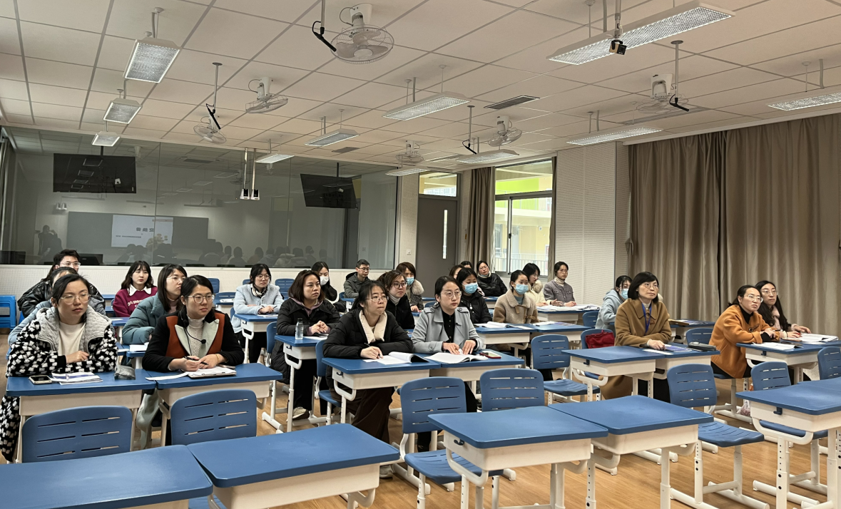 【湖畔•童化课堂】发现规律、利用规律——数学故事汇之课例研讨（133）_html_665398ef.png