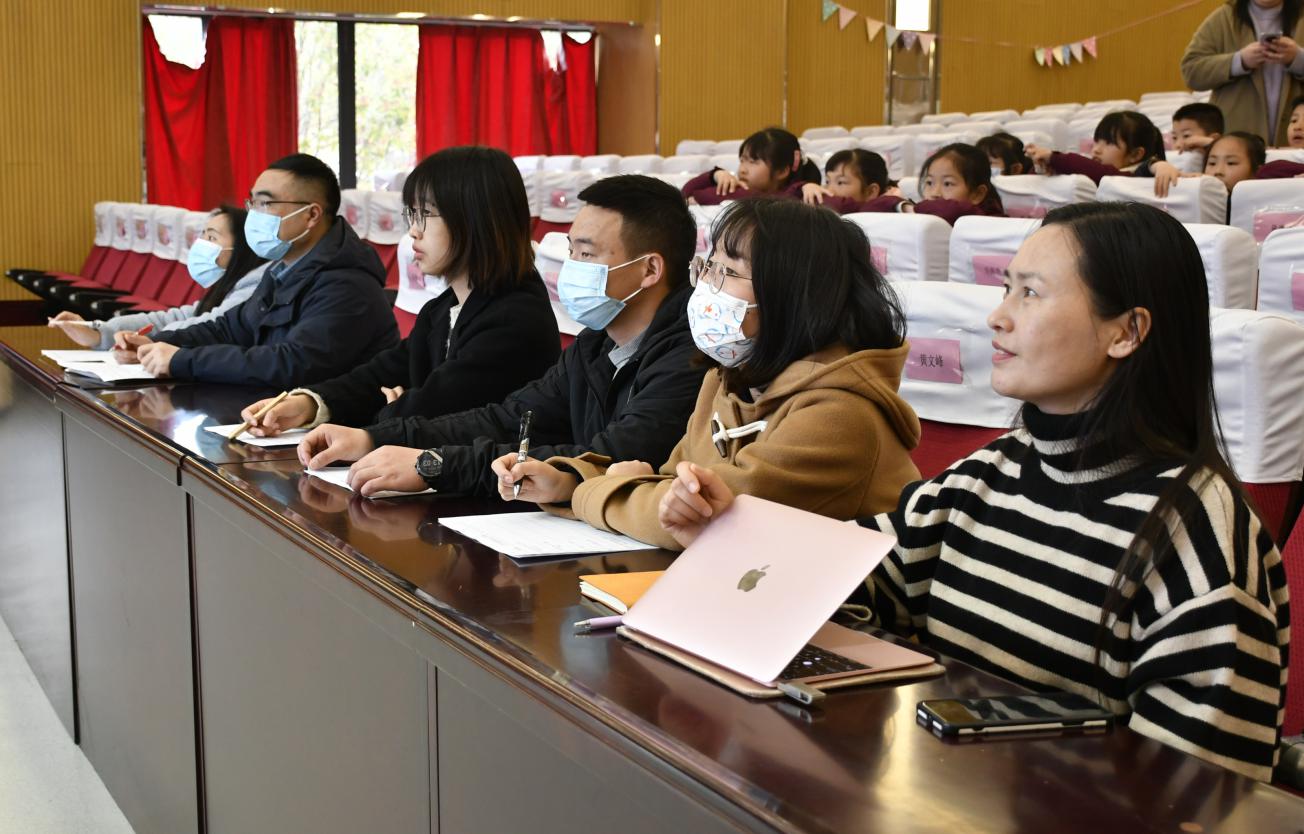 【博学广志】汉字文化巧演绎 情景表演趣味多——金小广志路汉字文化节三年级专场活动_html_m73acc96c.jpg