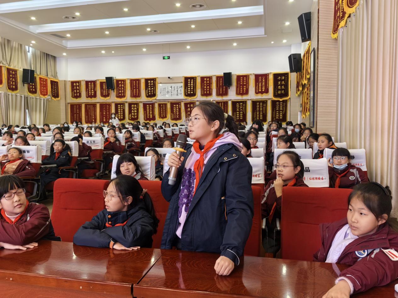 【湖畔·学生活动】“青少年健康教育进校园”——五年级女生专场_html_m5ae984c6.jpg