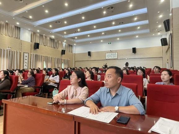 【湖畔·家校共育】家校共育，为爱同行——南京市金陵小学（仙林湖校区）成功举办一年级家长学校活动