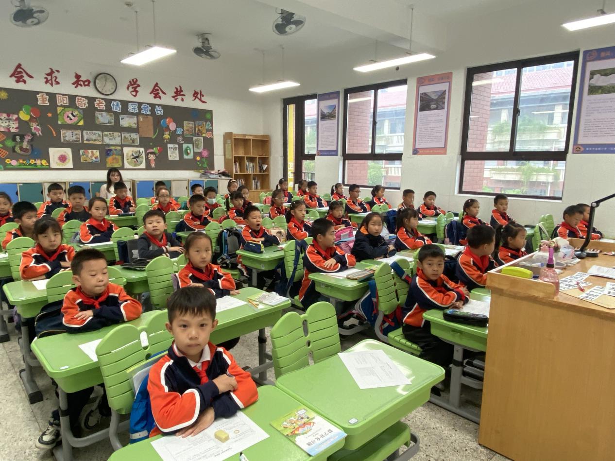 【湖畔·童化课堂】在多元表征中建构“平均分”——数学校本研修之课例研讨（225）(1)_html_m7e5170d7.jpg