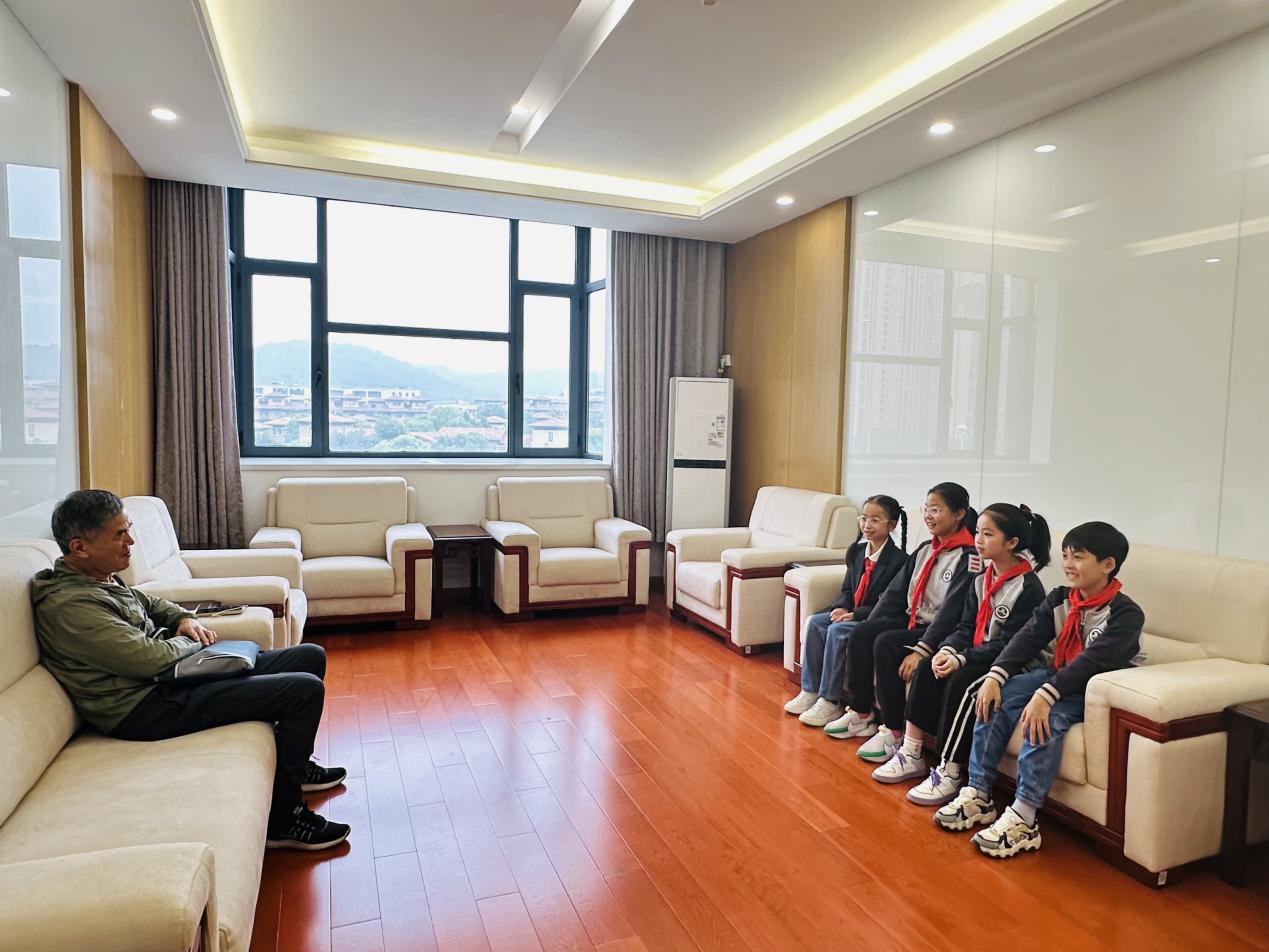 【博学广志】督导引领明方向 赋能增效促提升——栖霞区责任督学莅临我校开展10月份专项督导_html_m39ff8700.jpg
