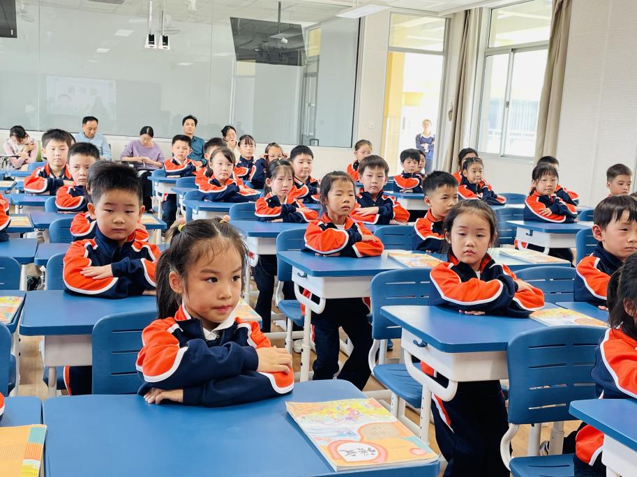【湖畔·学生活动】习惯立身 我是金小好儿童——金陵小学（仙林湖校区）一年级行为习惯竞赛展示活动_html_333f229f.jpg