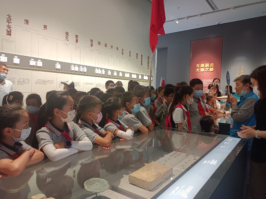 【博学广志】铭记历史 开创未来 寻访南京城墙博物馆——金陵小学广志路校区联合主题队日活动_html_m6436f8e1.jpg