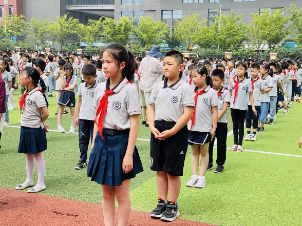 【湖畔光影·升旗仪式】“诚信考试”主题——金陵小学（仙林湖校区）第十九周升旗仪式_html_75721117.jpg