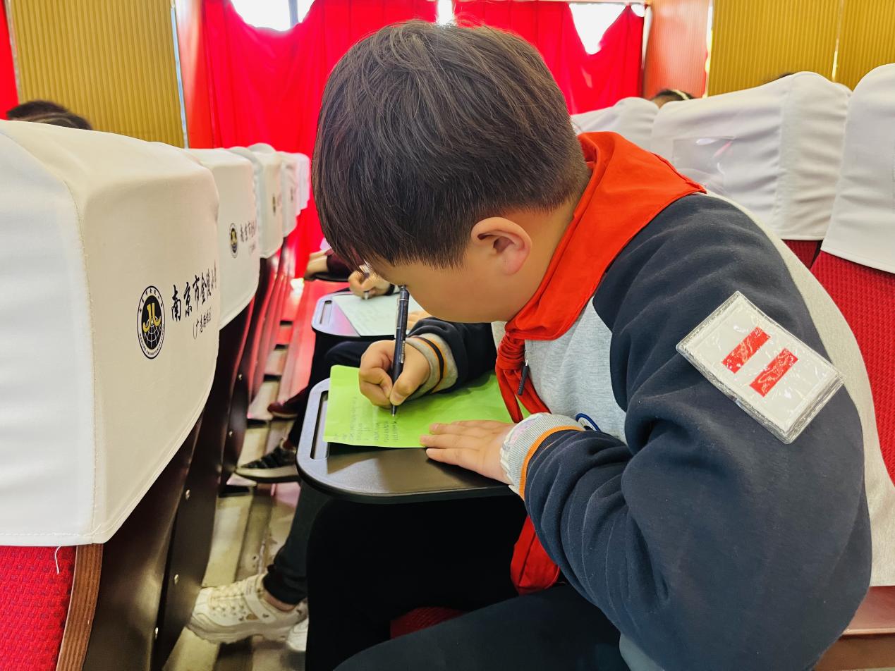 【博学广志】三月春风暖人心，铁路安全进校园_html_1fb8762.jpg