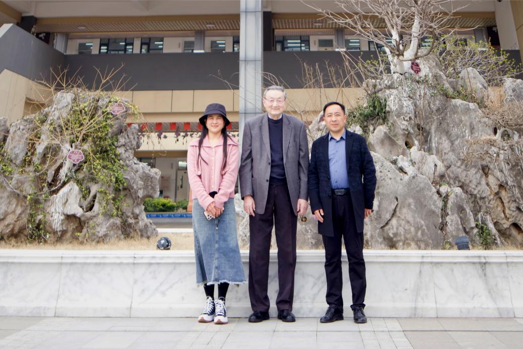 【家长课堂】 走进中科院院士 学习探索科学精神_html_7cf38cd2.jpg