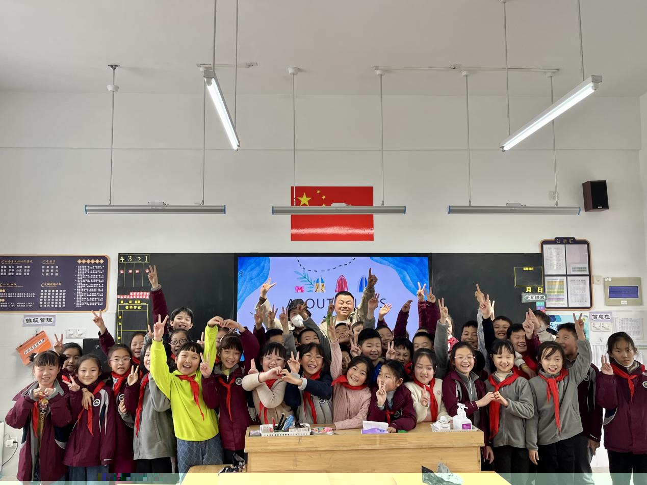 【博学广志】家长进课堂，携手“童”成长(1)_html_3a87aef6.jpg