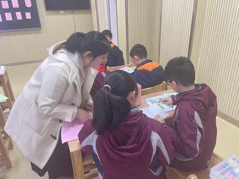 【湖畔·童化课堂】巧手课堂赋能成长 同课异构展师生风采——金陵小学（仙林湖校区）劳动主题赛课活动_html_m3d50928c.jpg