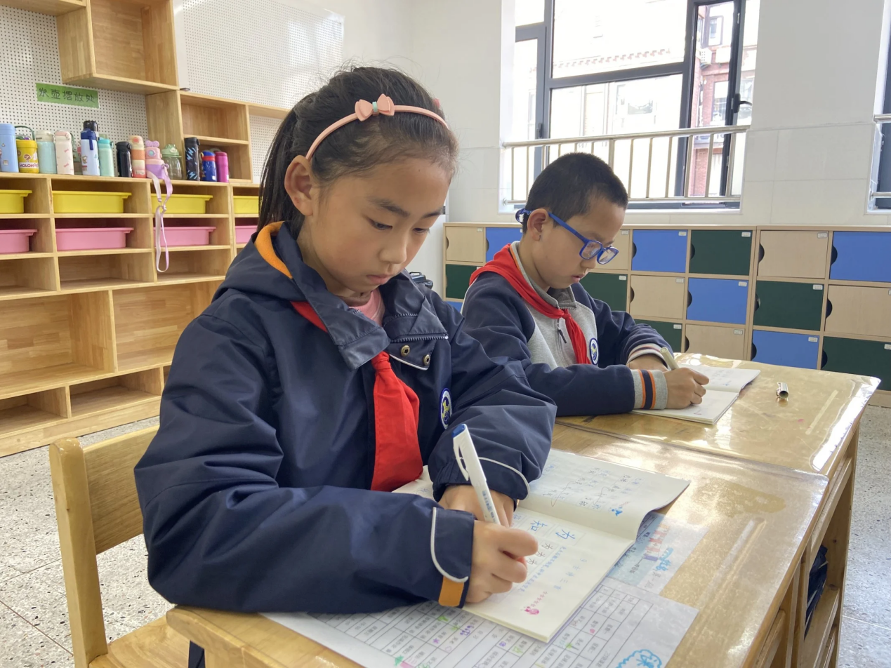 【博学广志】小眼睛 亮晶晶 爱眼护眼我能行——记金陵小学广志路校区“防近周”系列活动_html_787de5ba.png