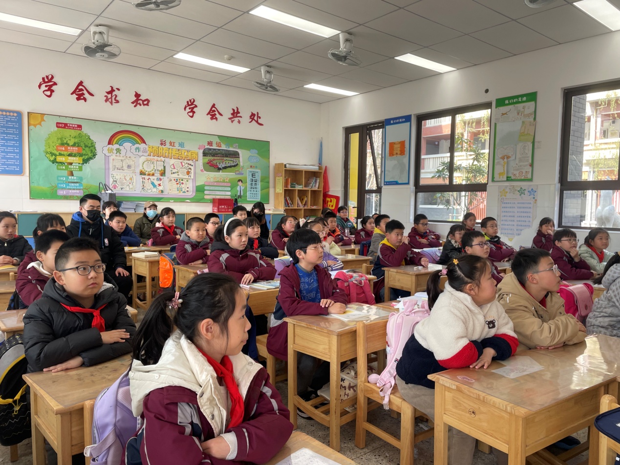 【湖畔·童化课堂】“音”生而研，“乐”在其中——音乐校本研修之课例研讨_html_m13c49b5c.jpg