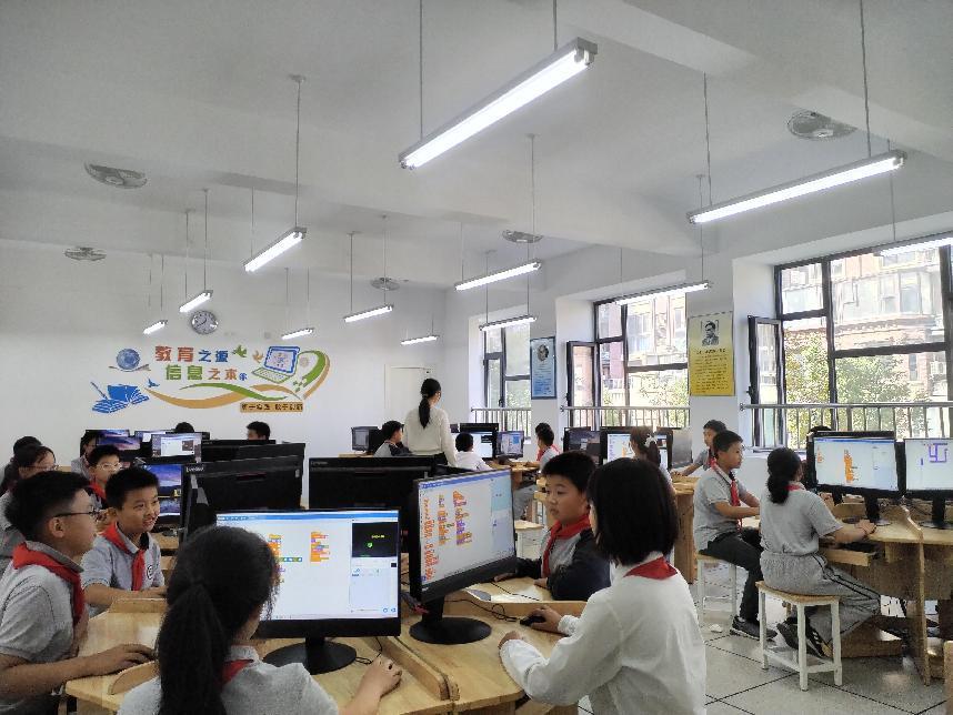 【博学广志】趣味编程，开启创意之旅——记金陵小学（广志路校区）Scratch创意编程比赛_html_627f0f7c.jpg