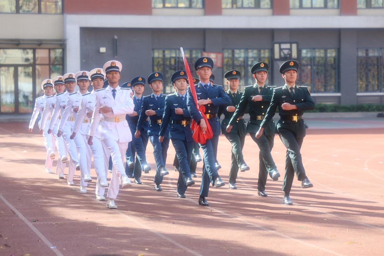 【湖畔·家校共育】“乘亚运之风  展运动风采”——金陵小学（仙林湖校区）2023—2024学年秋季运动会开幕式_html_m48f0e99b.jpg
