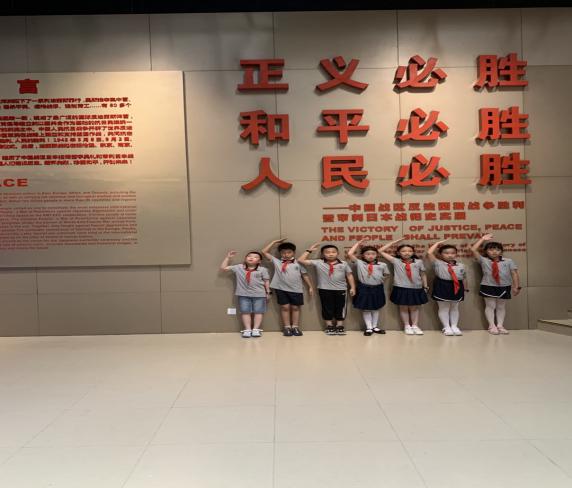 【湖畔·先锋示范】仰望浩瀚碧空，雏鹰振翅齐飞——2022-2023学年先进班集体事迹介绍（3）_html_m45b59cf0.jpg
