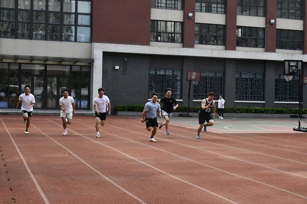 百米飞人挑战速度极限，体教融合共育世界儿童——南京市田径后备人才基地授牌仪式暨校园吉尼斯百米飞人大战活动_html_m432b36c7.jpg