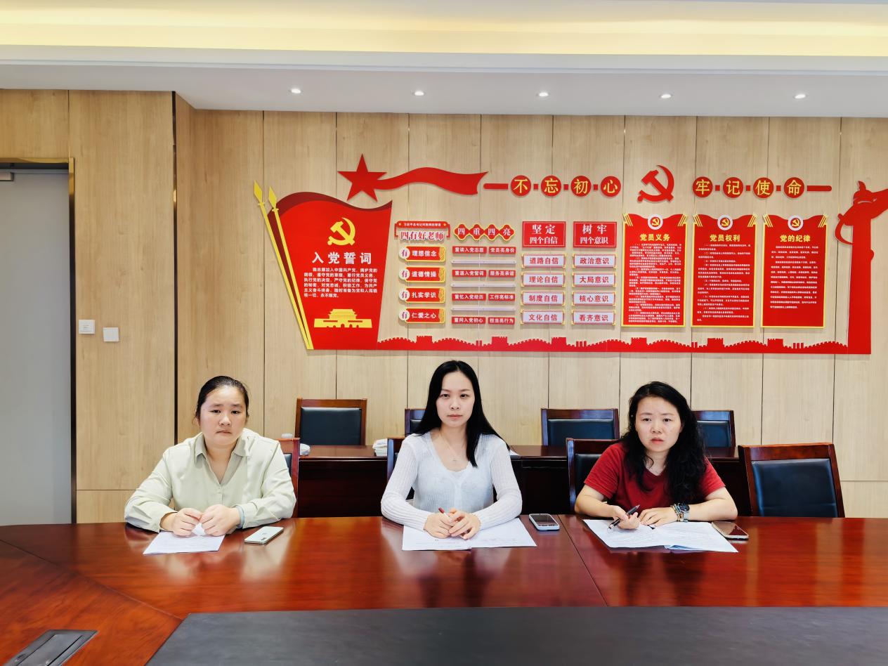 【湖畔·科研引领】开题凝智启新篇 细研聚力行致远——栖霞区十三期个人课题开题论证会（第一场）_html_m1edd21e9.jpg