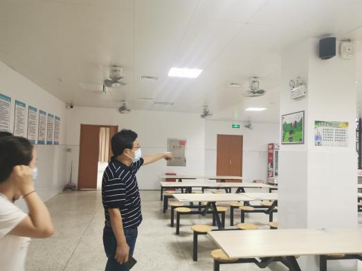 【湖畔光影】责任督学进校园，促进文明城市创建_html_m5a686779.jpg