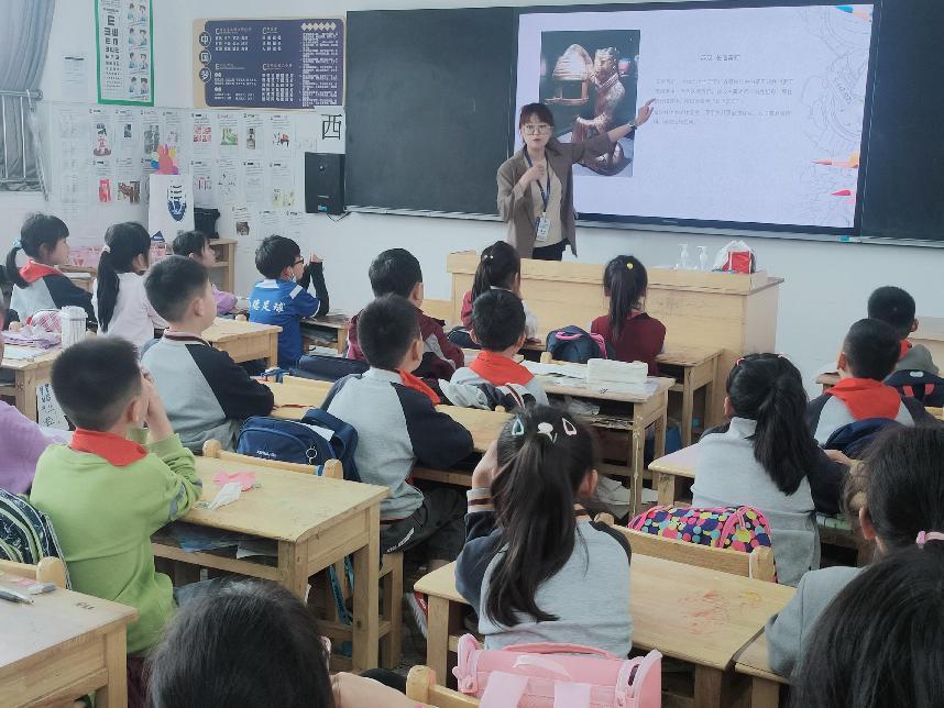 【博学广志】家长职业进课堂，劳动教育“童”成长_html_m60b87541.jpg